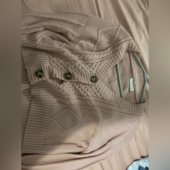 Tops - Picture 8 of 8